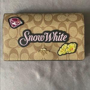 BNWT COACH x DISNEY “SNOW WHITE” CROSS BODY BAG